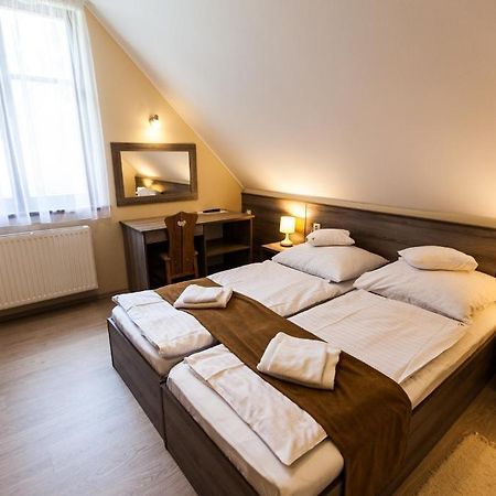 Piroska Csarda Es Panzio Bed & Breakfast Siofok Exterior photo