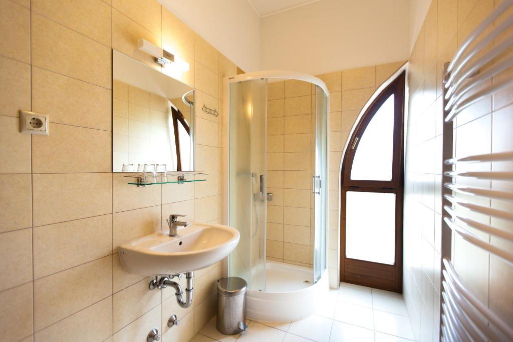 Piroska Csarda Es Panzio Bed & Breakfast Siofok Exterior photo