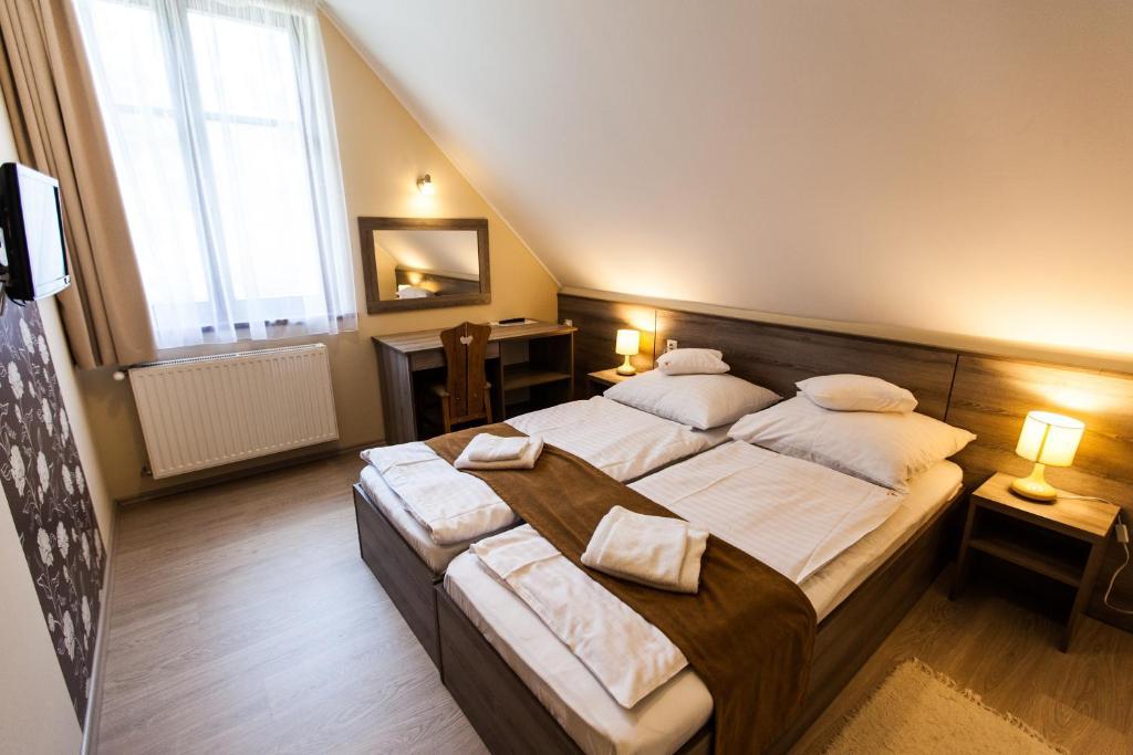 Piroska Csarda Es Panzio Bed & Breakfast Siofok Exterior photo
